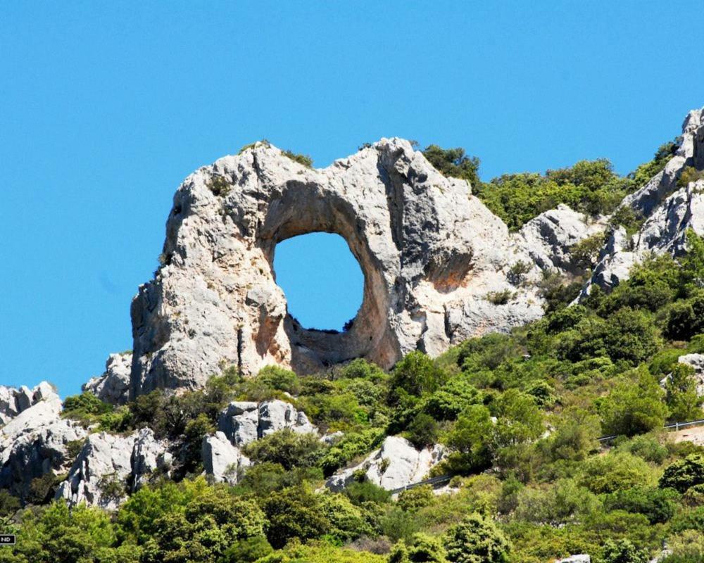 Canne Al Vento Гальтелли Экстерьер фото